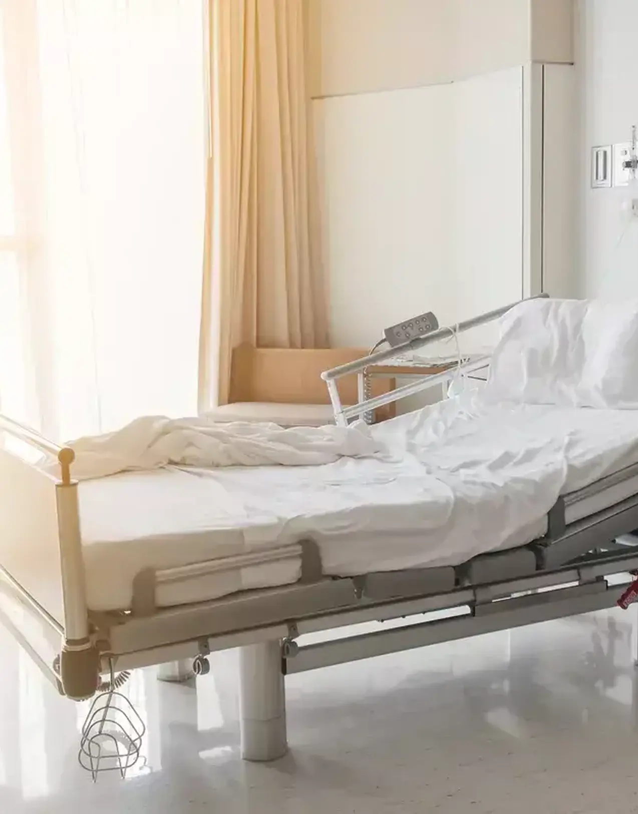 How the hospital beds crisis is affecting medical transports | EMS, image size:1274x1625