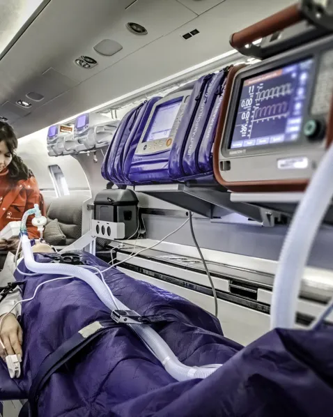 Air Ambulance Bombardier Challenger interior 1