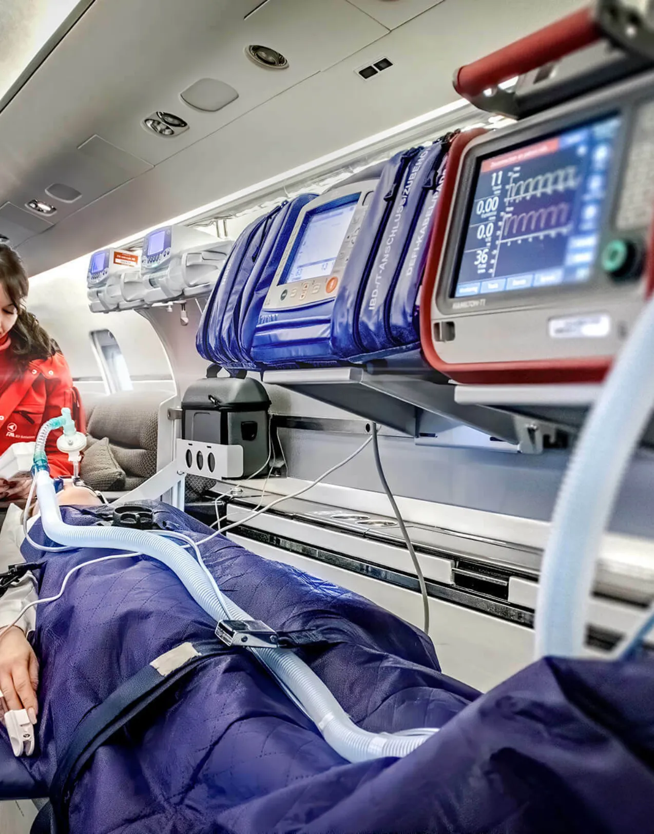 Air Ambulance Bombardier Challenger interior 1