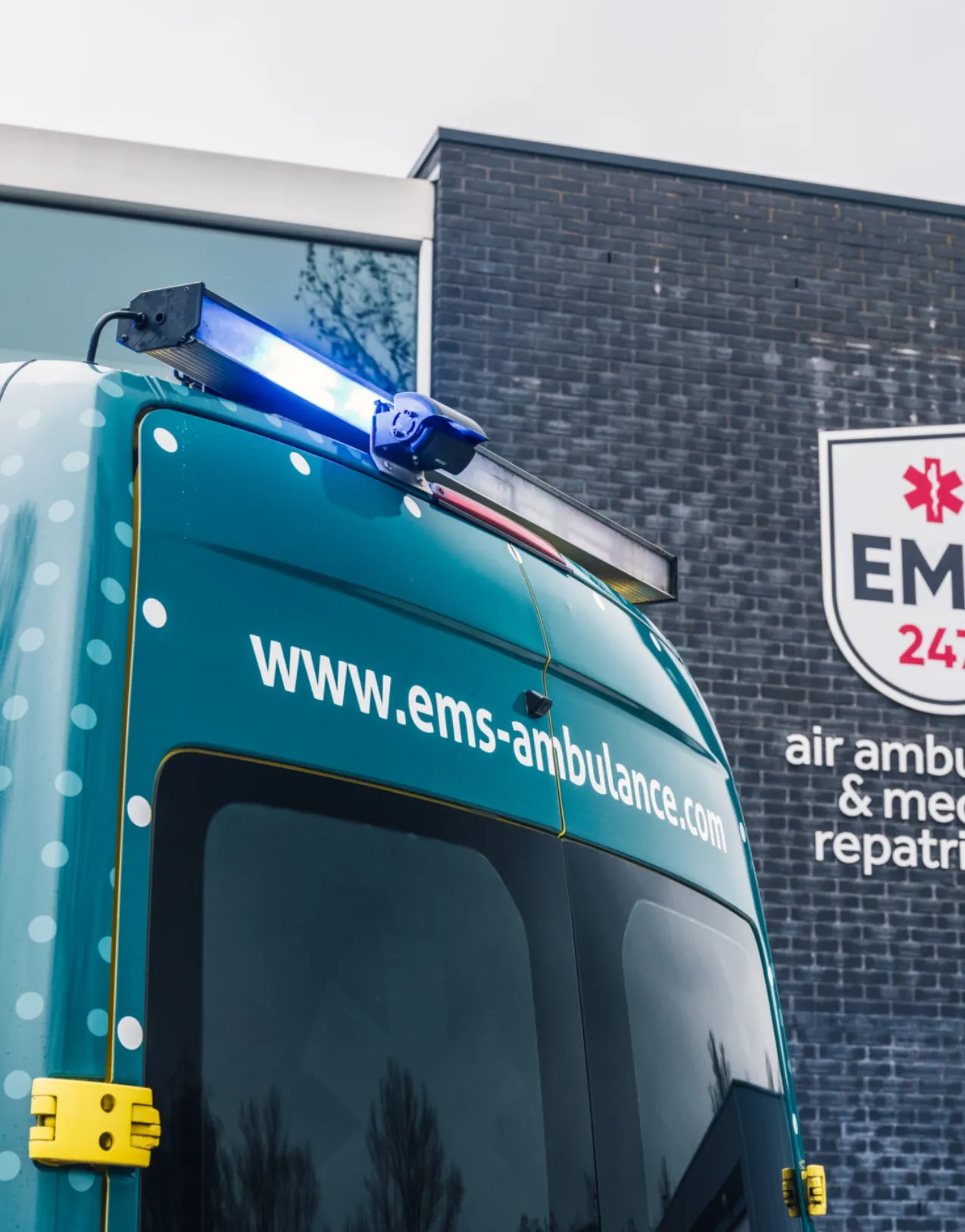 51 EMS ambulance nieuw