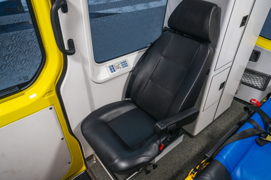 59 EMS ambulance nieuw