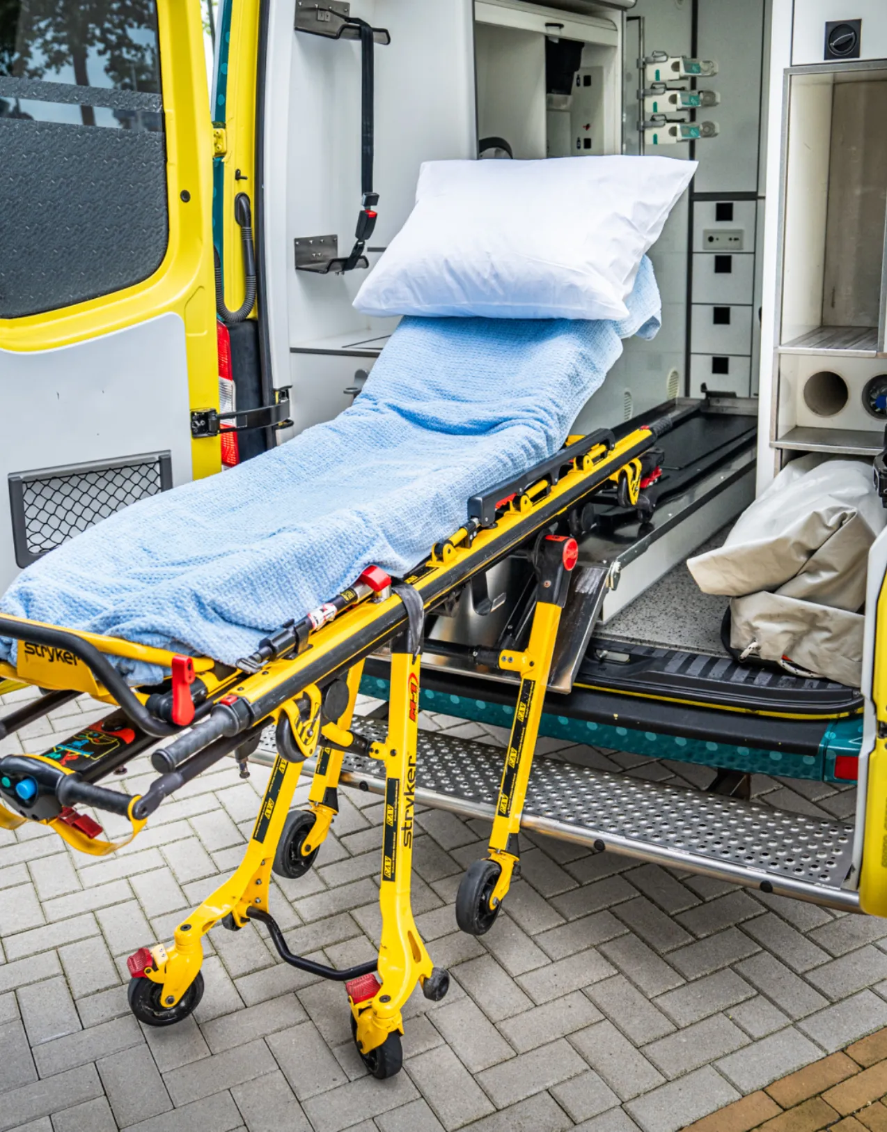 Medical repatriation with EMS