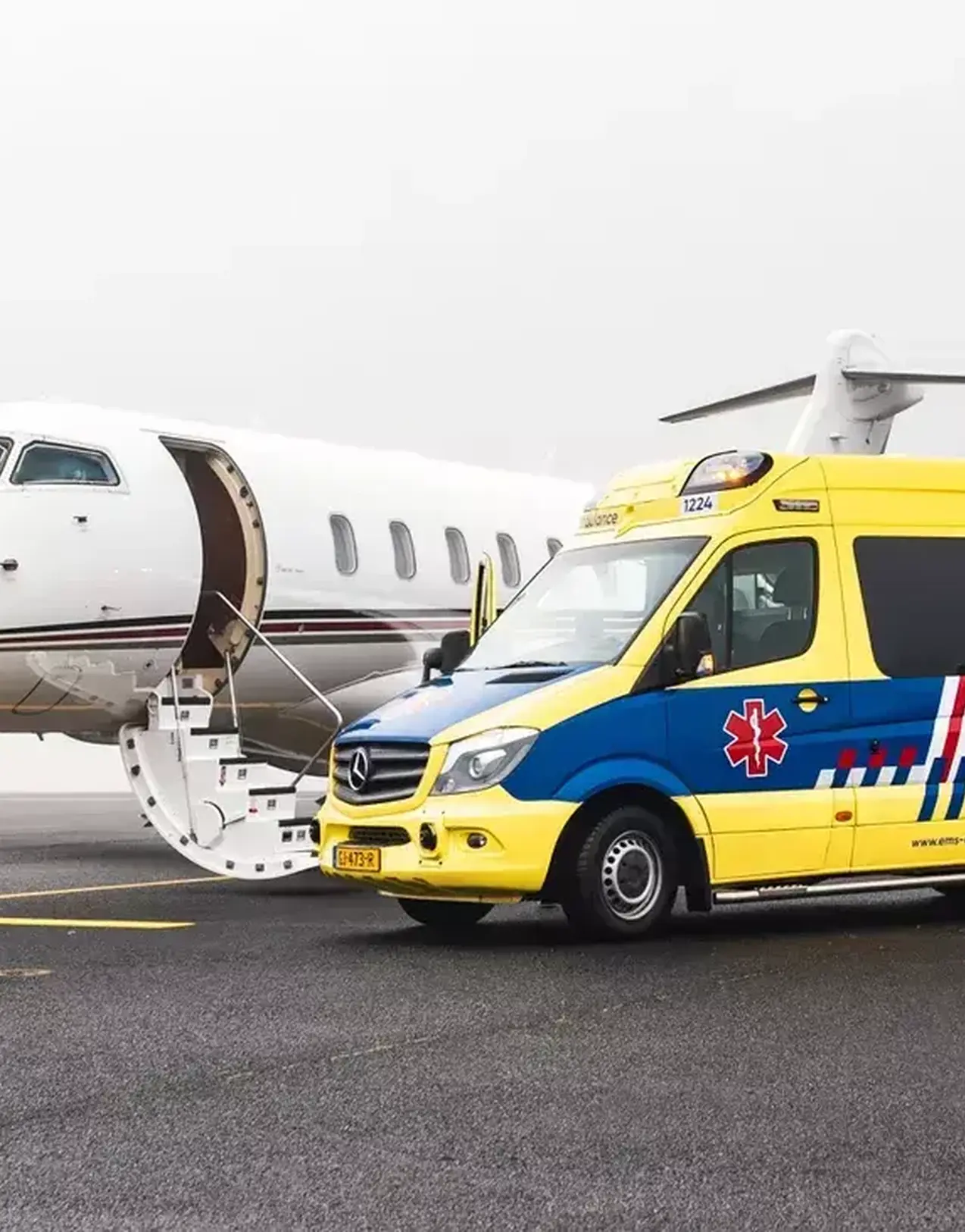 Medium care air ambulance
