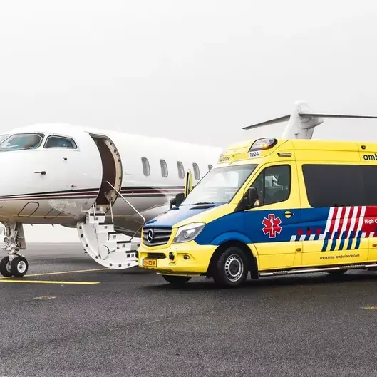 Medium care air ambulance