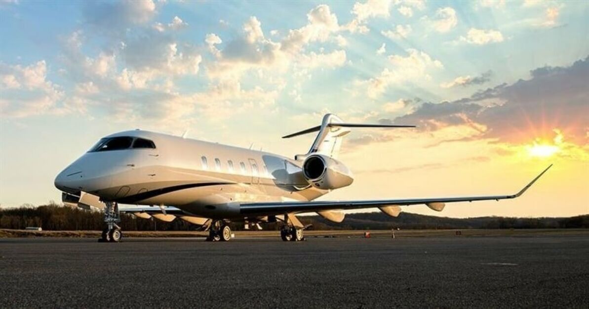 Bombardier Challenger 350 exterior 2